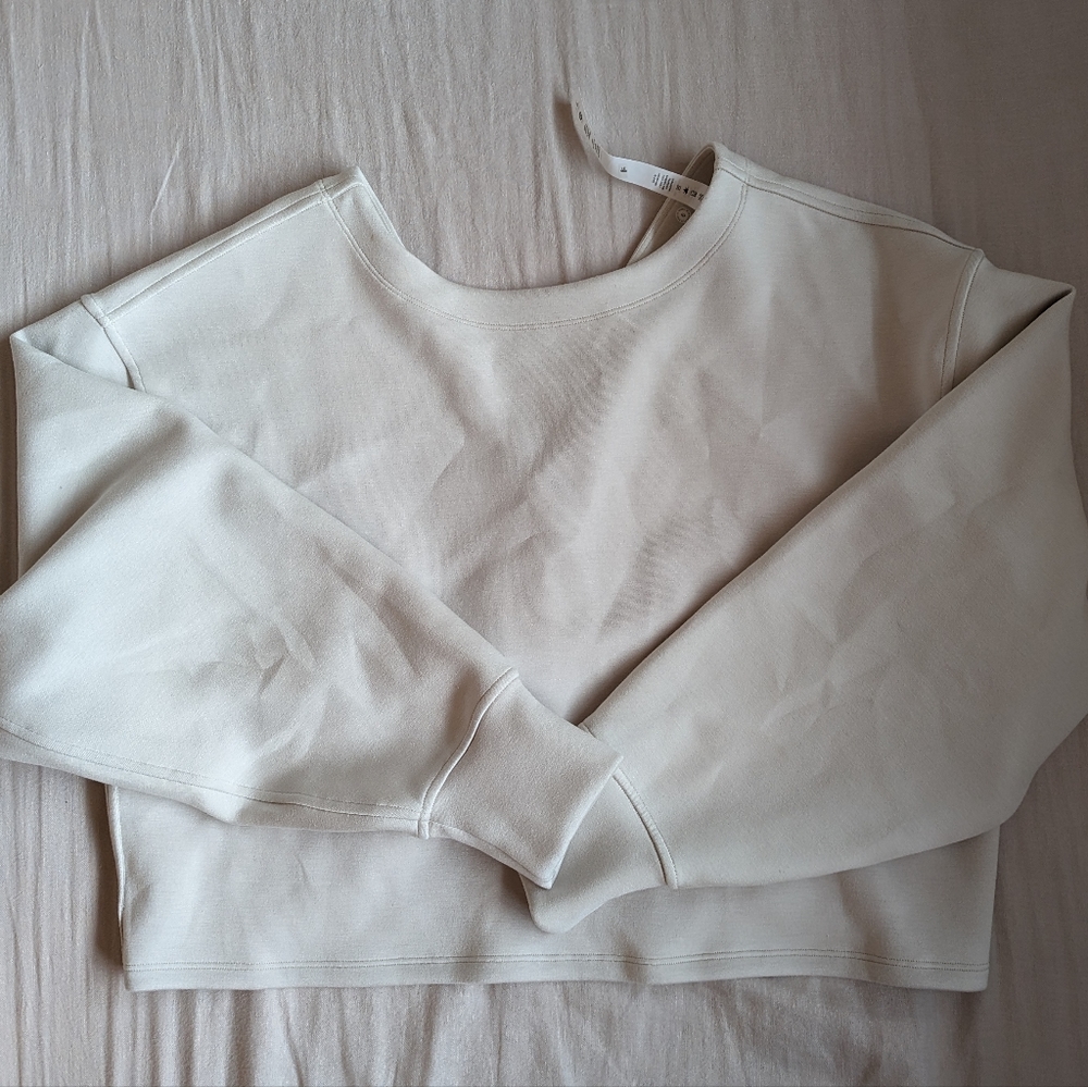 Lululemon Twist Back-To-Front Pullover Size 6